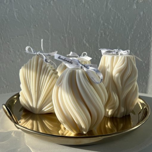 soyalys stearinlys allergivenlig håndlavet handmade soyavoks lys stearin ren luft renlighed hygge hjemme lys ild hvid beige aroma terapi stil design dekk dekoration økologiske lys bæredygtighed bæredygtige lys accessories designerlys